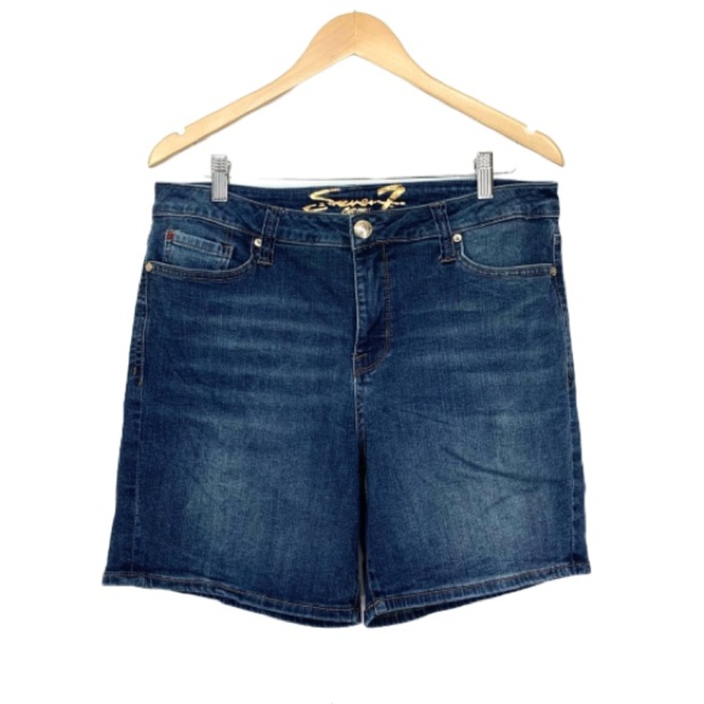 Seven7 High Waisted Denim Weekend Shorts With Longer Inseam Medium Wash Size 12